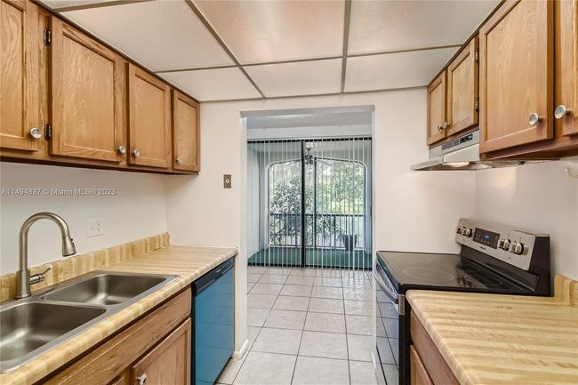APT-2L - 3760 Inverrary Dr, Condo with 2 bedrooms, 2 bathrooms and null parking in LAUDERHILL FL | Image 7