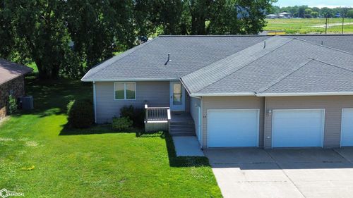 17 Plaza Dr, Clear Lake, IA, 50428-2032 | Card Image