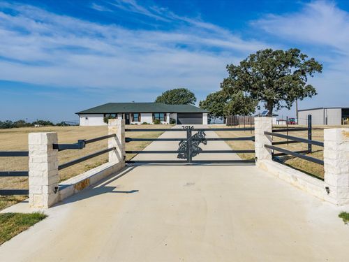 3914 Alamo Rd, Bowie, TX, 76230-6739 | Card Image