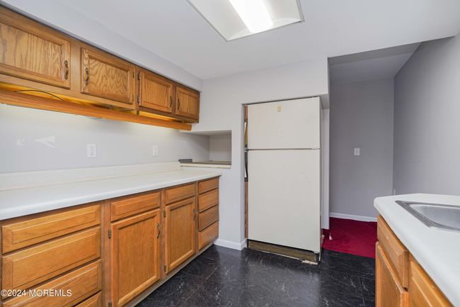 47 Knoll Ct, Condo with 2 bedrooms, 2 bathrooms and null parking in Matawan NJ | Image 18