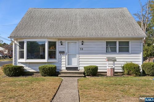 72 Central Ave, Pompton Lakes, NJ, 07442-1504 | Card Image