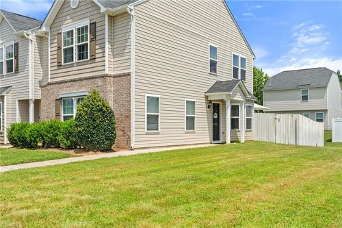 3933 Village Park Ct, Winston-Salem, NC, 27127-7468 | Card Image