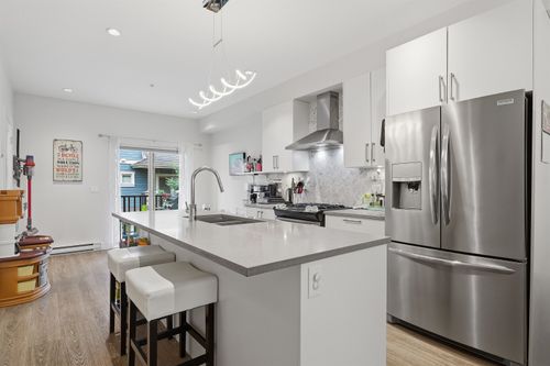 23-843 Ewen Ave, New Westminster, BC, V3M0K6 | Card Image