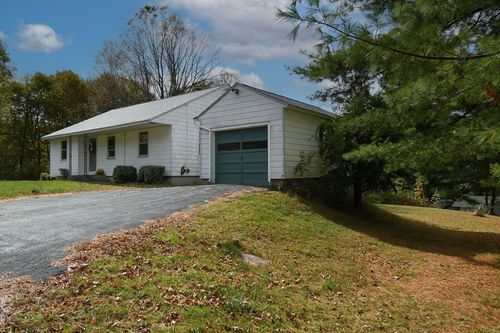 9 B St, North Adams, MA, 01247-2910 | Card Image