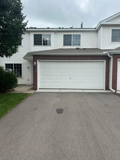 1194 Highpoint Curv, Shakopee, MN, 55379-4377 | Card Image