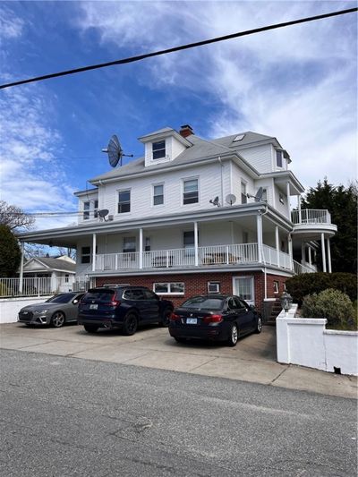 543 Laurel Hill Avenue, Home with 8 bedrooms, 5 bathrooms and 10 parking in Cranston RI | Image 2