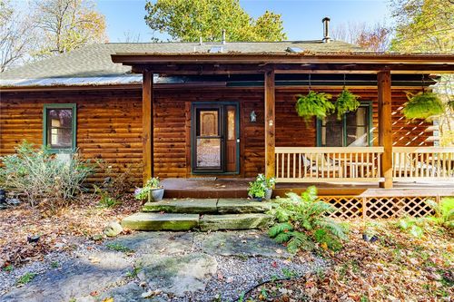 890 Bunker Hill Dr, Macedon, NY, 14502-8813 | Card Image