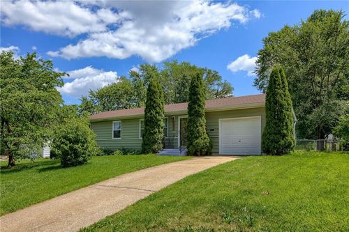 8617 E 52nd St, Kansas City, MO, 64129-2201 | Card Image
