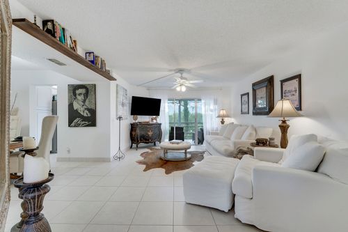 405-3755 Via, Lake Worth, FL, 33467 | Card Image