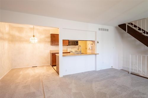 285 Inlet Ct, Walled Lake, MI, 48390-3634 | Card Image