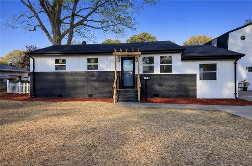 1203 Baskerville Ln, Portsmouth, VA, 23701-2214 | Card Image