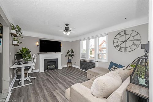 22-6 Vineland Ave, Hamilton, ON, L8M1R4 | Card Image