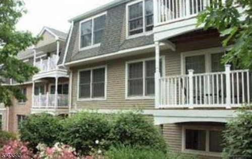 102 Central Park Pl, Ramsey, NJ, 07446-1821 | Card Image