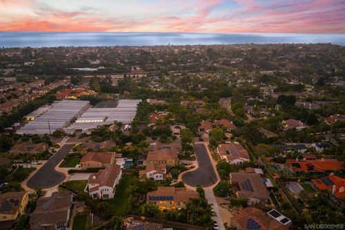 817 Dolphin Cir, Encinitas, CA, 92024-2243 | Card Image