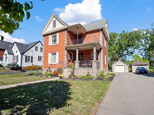 18 Emerick Ave, Fort Erie, ON, L2A2W3 | Card Image