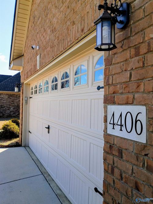 4406 Coatsbridge Dr Se, Owens Cross Roads, AL, 35763-9485 | Card Image