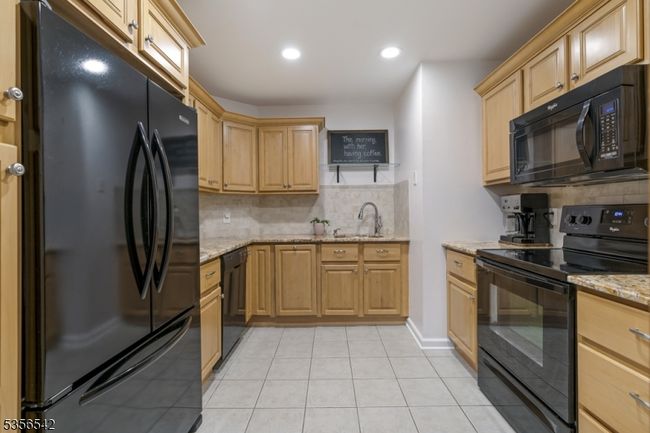 66 Jamestown Rd, Townhouse with 2 bedrooms, 2 bathrooms and null parking in Basking Ridge NJ | Image 10