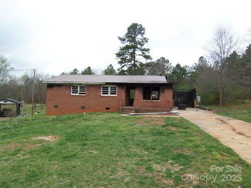 1842 Quail Run Dr, Kingstown, NC, 28150-9001 | Card Image