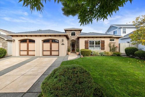 3757 Sherwood Park Dr, Medford, OR, 97504-9127 | Card Image