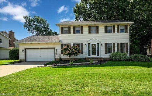 829 Dan Ave, Canal Fulton, OH, 44614-8802 | Card Image