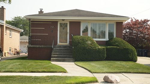 2949 W 100th St, Evergreen Park, IL, 60805-2645 | Card Image