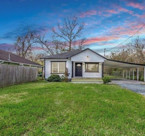 116 Trahan St, Ames, TX, 77575-9582 | Card Image