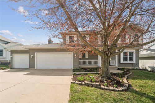 4105 Majestic Ct Ne, Cedar Rapids, IA, 52411-7452 | Card Image