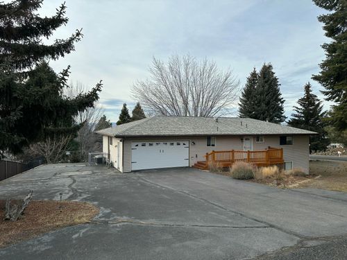 1422 Kimberly Dr, Klamath Falls, OR, 97603-5324 | Card Image