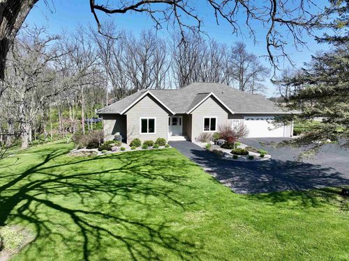 5609 N County Road F, Janesville, WI, 53545-8982 | Card Image