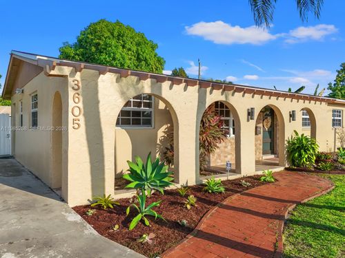 3605 Sw 122nd Pl, Miami, FL, 33175-3037 | Card Image