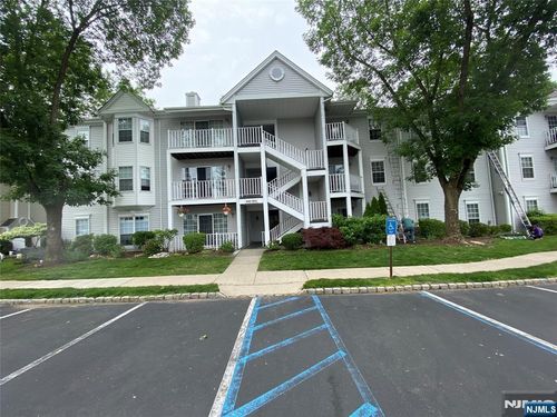 643 Plum Ter, Mahwah, NJ, 07430-3443 | Card Image