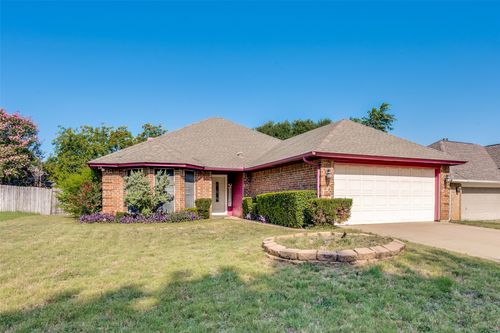 9008 Topperwind Ct, Fort Worth, TX, 76134-5501 | Card Image