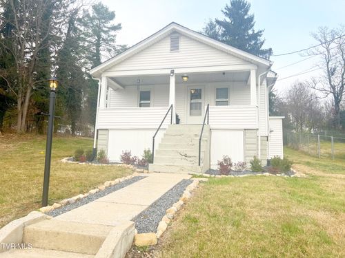 815 Vernon St, Bristol, VA, 24201-3471 | Card Image