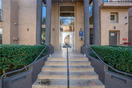 unit-101-640 W 4th St, Long Beach, CA, 90802-7339 | Card Image