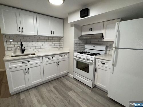 7307 Park Ave, North Bergen, NJ, 07047-5806 | Card Image