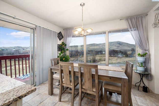 73805 N Demoss Rd, Home with 3 bedrooms, 3 bathrooms and null parking in Benton City WA | Image 20