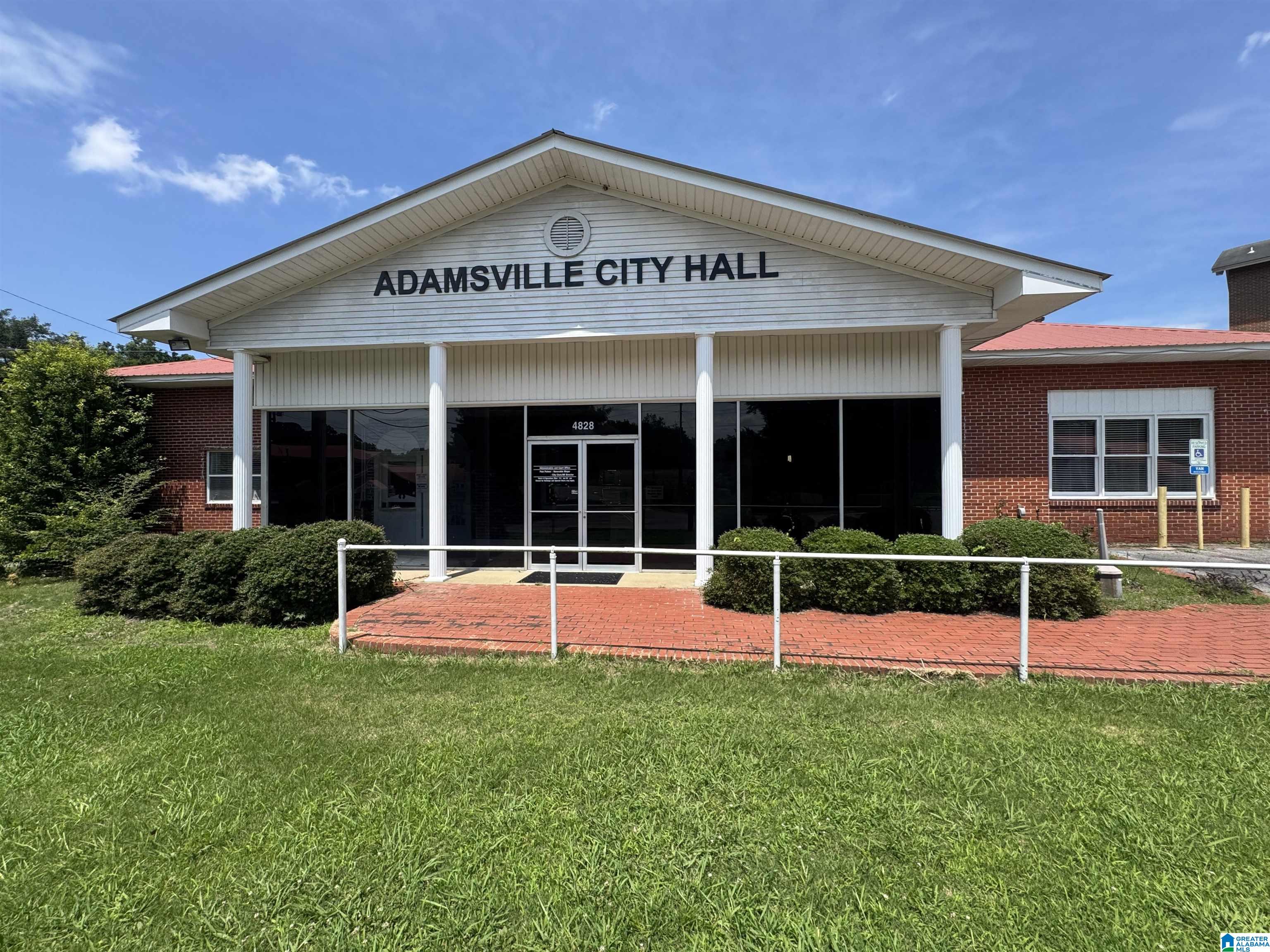 Commercial Sale in ADAMSVILLE 2