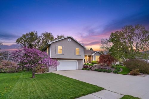 717 Avalon Rd, Columbus, WI, 53925-2304 | Card Image