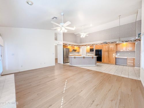 6273 W Louise Dr, Glendale, AZ, 85310-4240 | Card Image