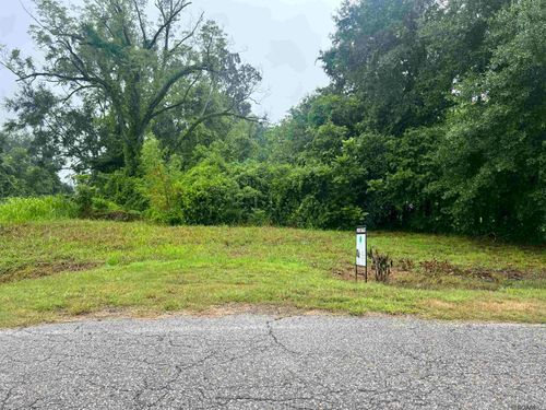 526 Old Rafe Meyer Rd, Baton Rouge, LA, 70807-1144 | Card Image