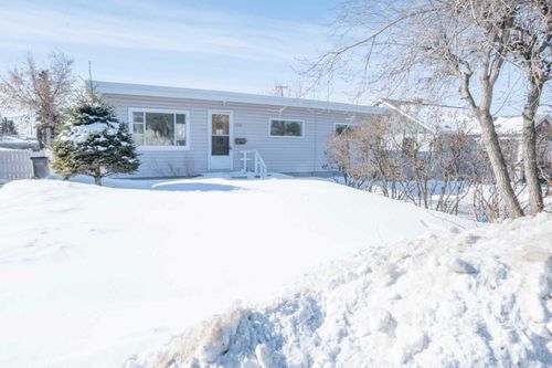 9513 105 Ave, Grande Prairie, AB, T8V1G5 | Card Image