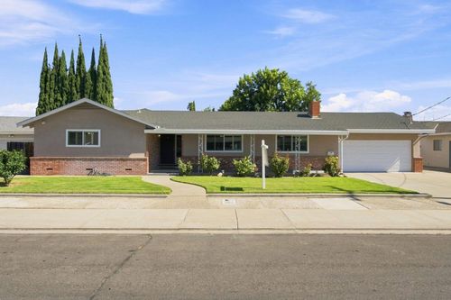 2421 Acorn Ln, Ceres, CA, 95307-1903 | Card Image