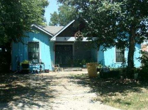 626 Austin St, Grand Prairie, TX, 75051-1915 | Card Image
