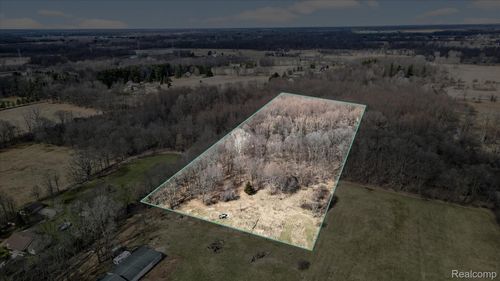 5516 W Lowe Rd, Fowlerville, MI, 48836-8988 | Card Image