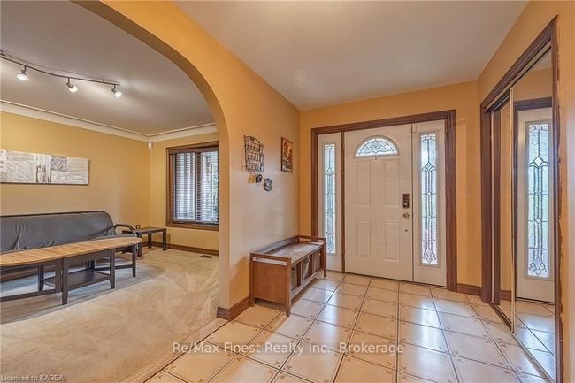 862 Old Colony Rd, House other with 4 bedrooms, 4 bathrooms and 6 parking in Kingston ON | Image 5