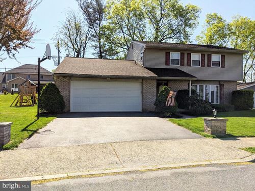 1711 Elmhurst Dr, Whitehall, PA, 18052-3745 | Card Image