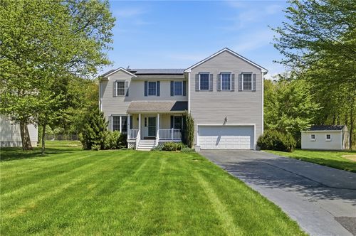313 Westmoreland Ln, Saunderstown, RI, 02874-3638 | Card Image