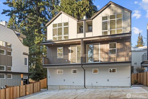 10746 Interlake Ave N, Seattle, WA, 98133-8908 | Card Image