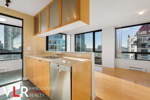 1604-1003 Burnaby St, Vancouver, BC, V6E4R7 | Card Image