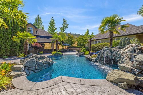 1072 Castlewood Drive, Medford, OR, 97504 | Card Image